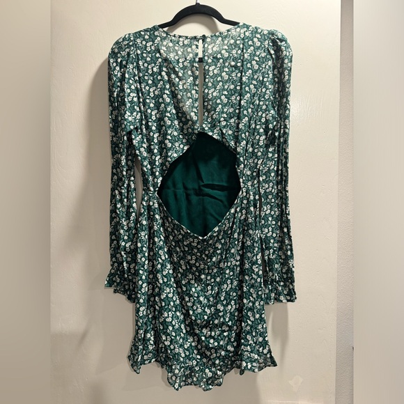 REFORMATION DRESS 🩷 - Picture 4 of 4